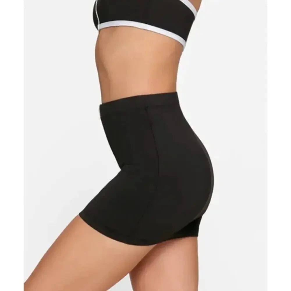 SKIMS women black
